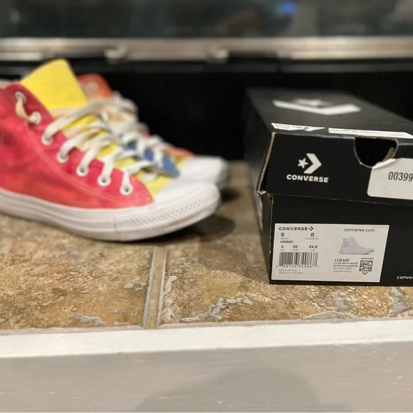 Custom converse shoes men’s size 6 women's size 8
Only wore one time. - Picture 4 of 7